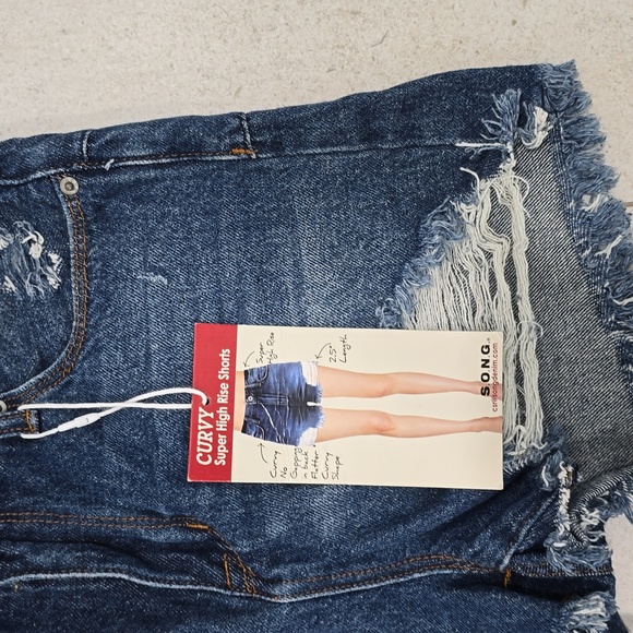 Curvy Super High Rise Denim Shorts - Picture 3 of 7
